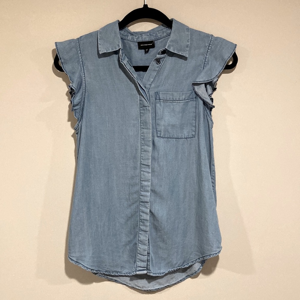 🪩2/$10 Who What Wear Flutter Chambray Tank